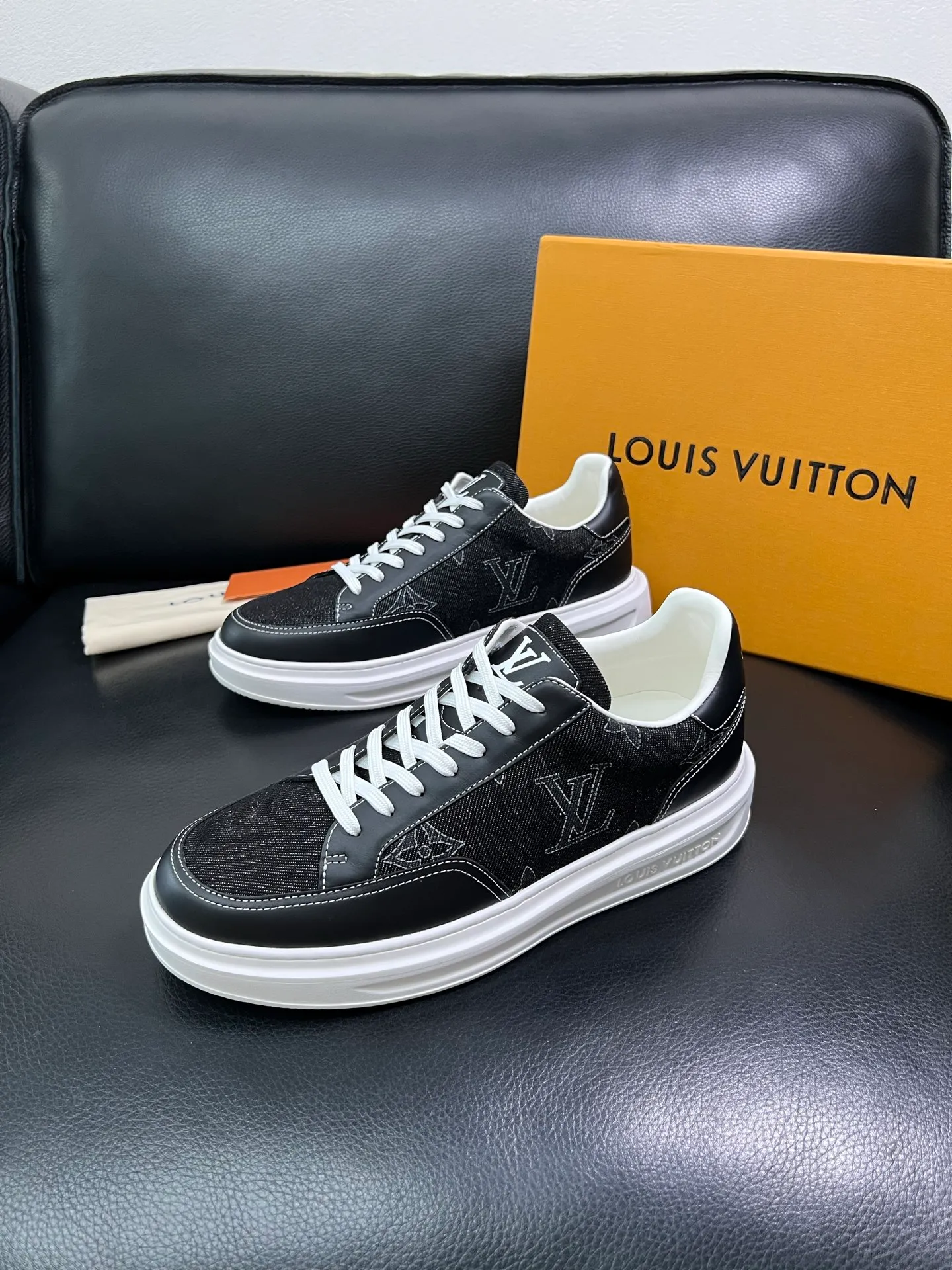 Men's shoes 💰740 Lv 🔍Top purchasing agent Louis Vuitton, sports sneakers counter synchronization, uppers imported from Italy, high-quality splicing with colorful and complex crafts, imported mesh pads are soft and comfortable, soles: original soles specially provided by the original factory, T men's shoes 💰U exclusive activity molded soles are super comfortable, original factory and single goods, high quality, welcome to compare, code number 38-44 (custom-made 45 46 )85867